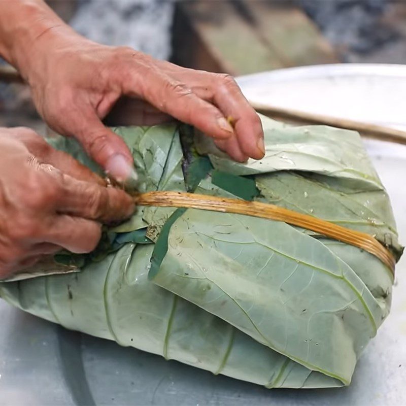 Step 3 Marinate and wrap the chicken Roasted chicken in lotus leaves