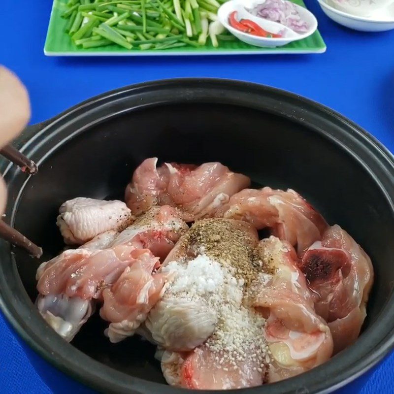 Step 3 Marinating and Braising Chicken Chicken with Green Onions