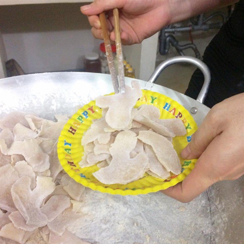 Step 3 Marinate and fry ginger Ginger slice jam (recipe shared by users)