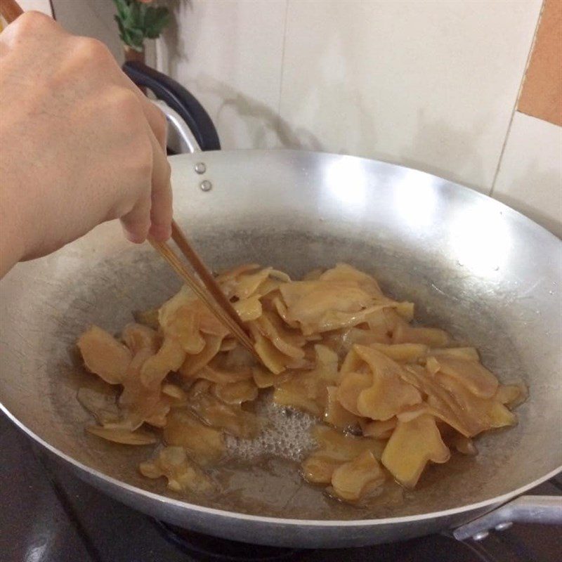 Step 3 Marinate and fry ginger Ginger slice jam (recipe shared by users)