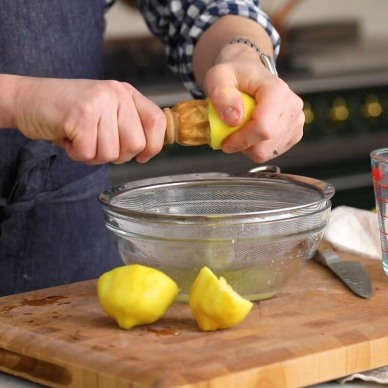 Step 2 Squeeze the lemon juice Lemon jam with egg cream