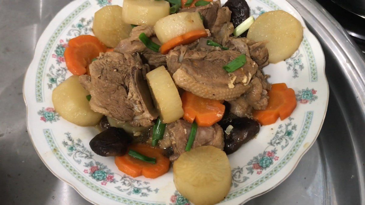 Braised Duck with Vegetables