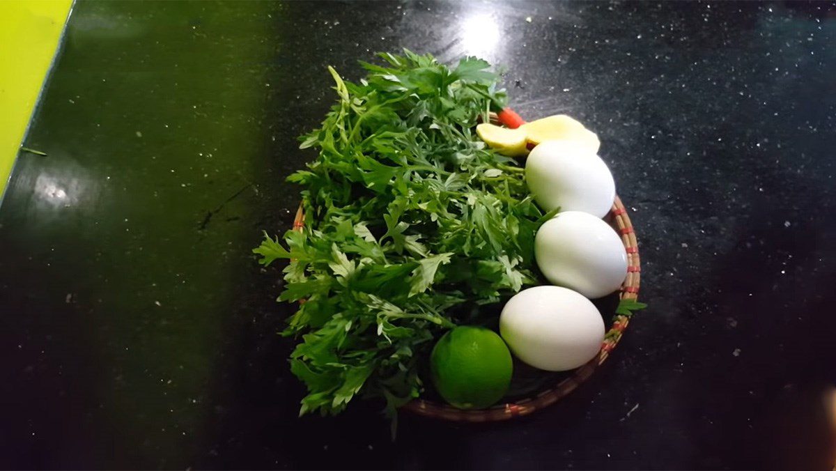 Ingredients for Duck Eggs Stewed with Wormwood