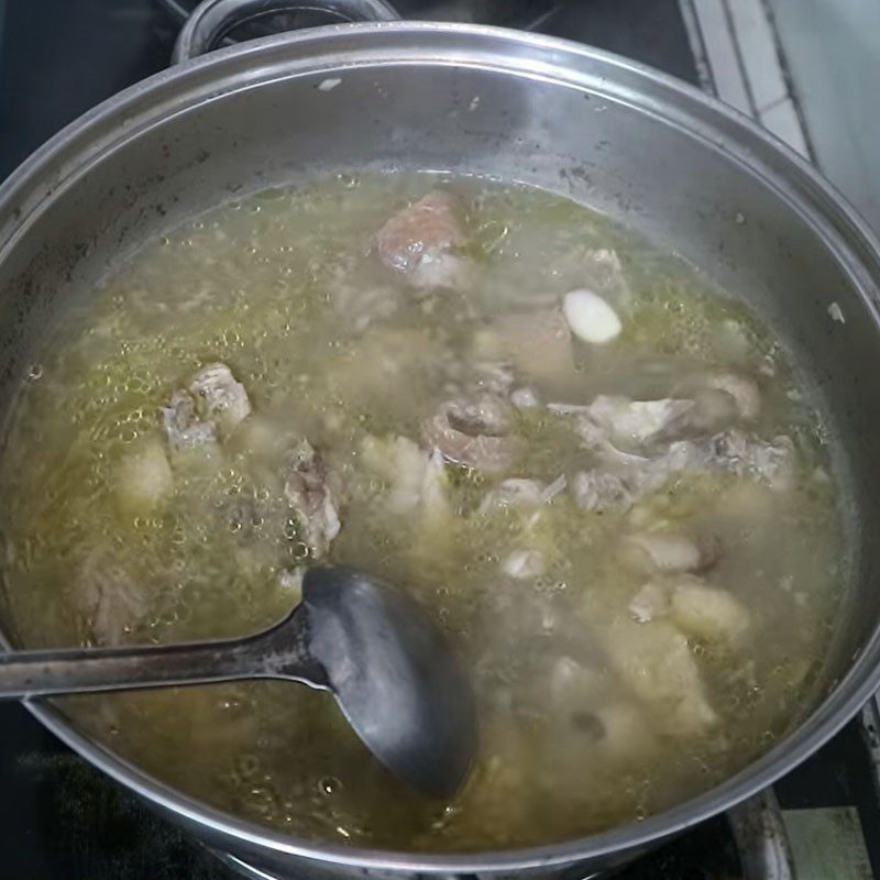 Step 4 Cooking Soup Lotus Root Soup with Chicken Bones