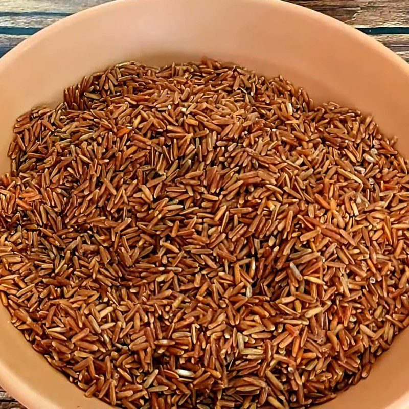 Step 1 Rinse brown rice Brown rice candy with sesame