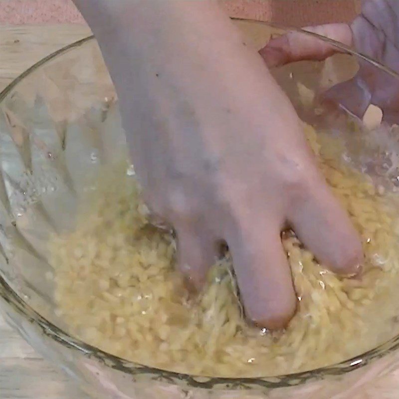 Step 1 Wash, soak and cook mung beans for gac sticky cake