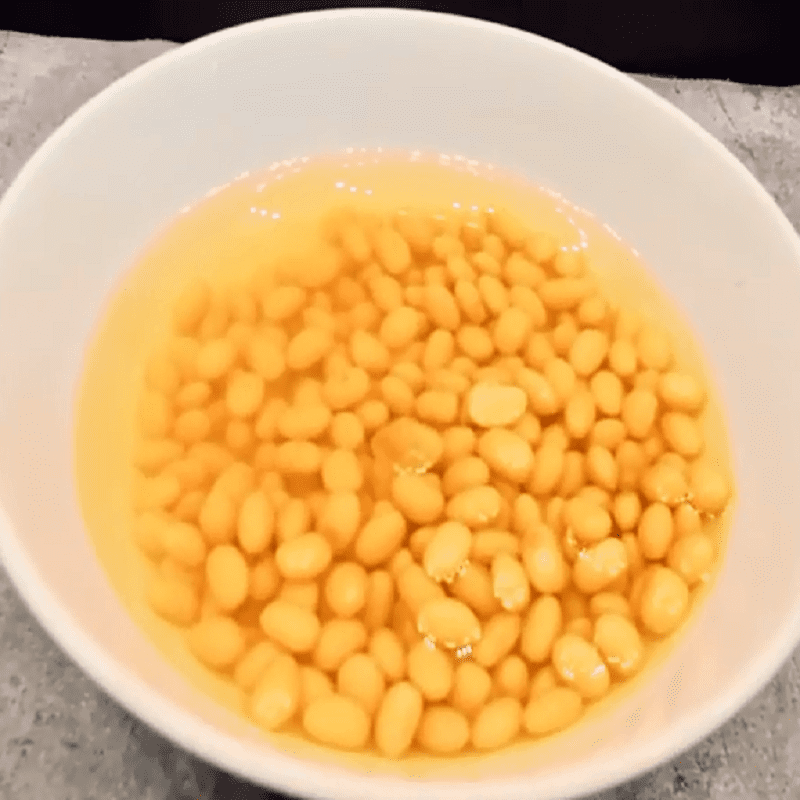 Step 1 Preparing soybeans and cashews for Soybean Milk using a Soy Milk Maker