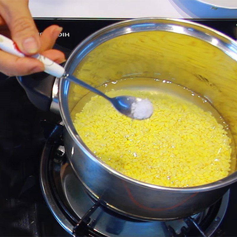 Step 1 Wash and cook the mung beans Vegetarian Chả cốm