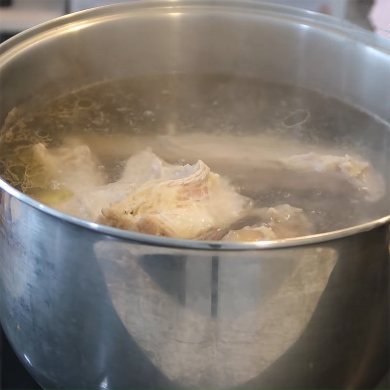 Step 3 Simmer the broth for bone-free beef pho