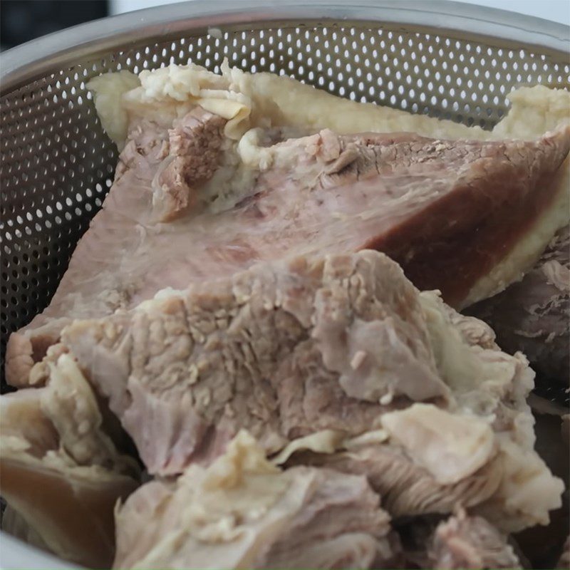 Step 3 Simmer the broth for bone-free beef pho