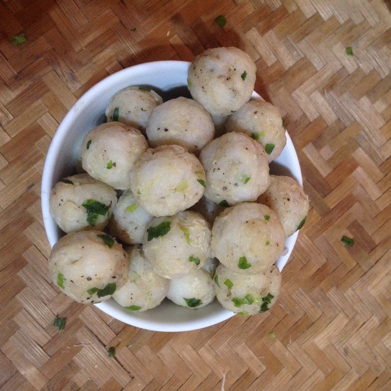 Step 3 Making rice balls with shredded pork Fried rice with shredded pork from leftover rice