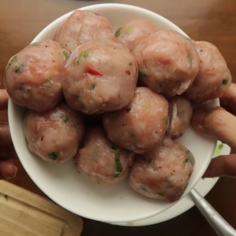 Step 3 Shape and fry the fish cakes for fried quail egg fish balls with fish sauce