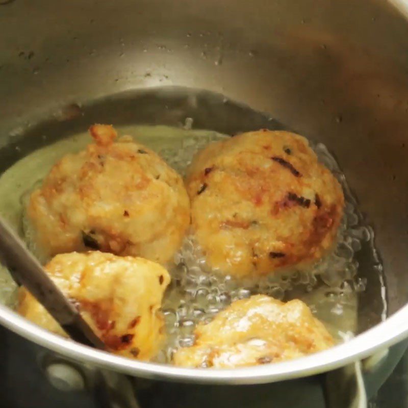 Step 3 Shaping and frying fish cakes Fried fish cakes with quail eggs soaked in fish sauce