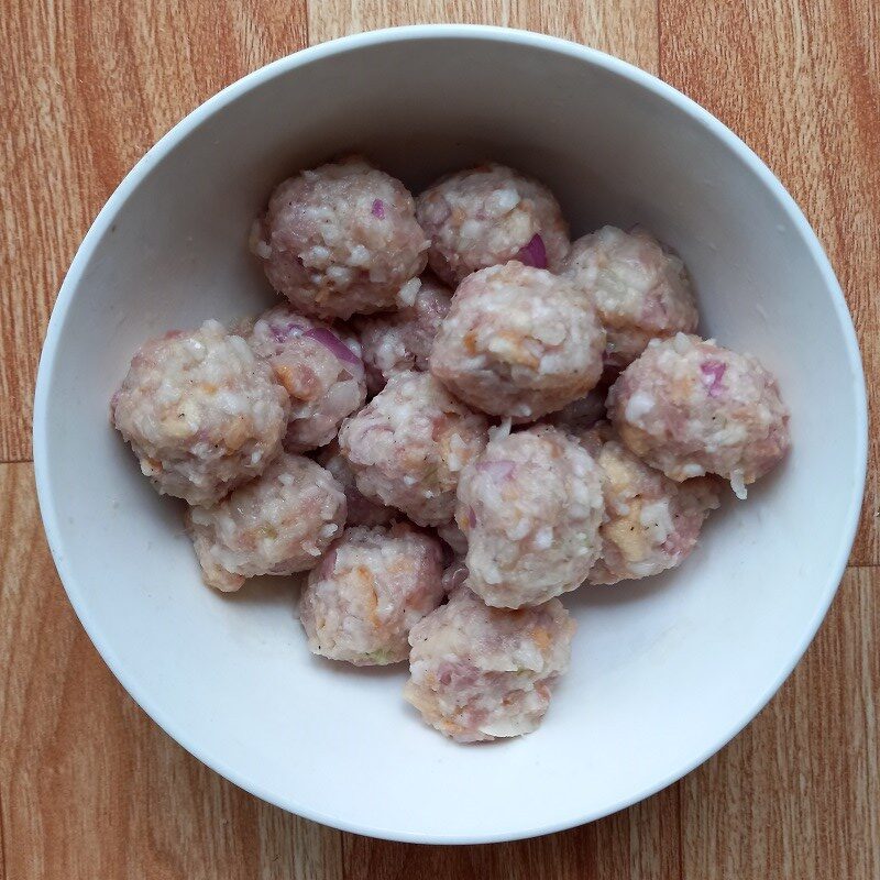 Step 3 Shaping and frying meatballs Tomato sauce meatballs