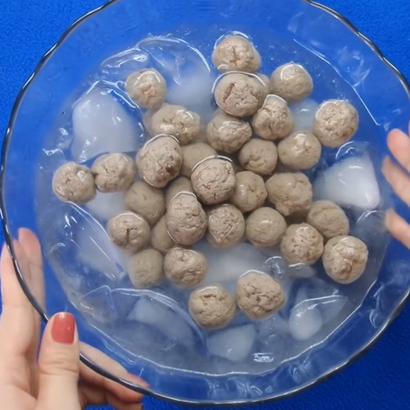 Step 4 Shape and cook beef balls for beef noodle soup