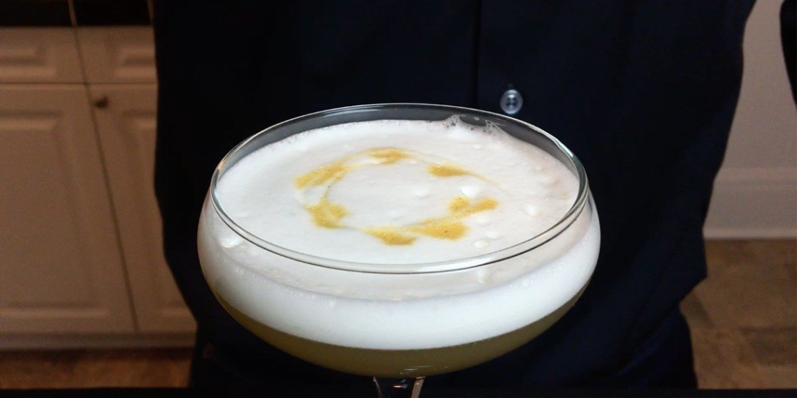 whisky sour cocktail recipe refreshing sour taste 08937