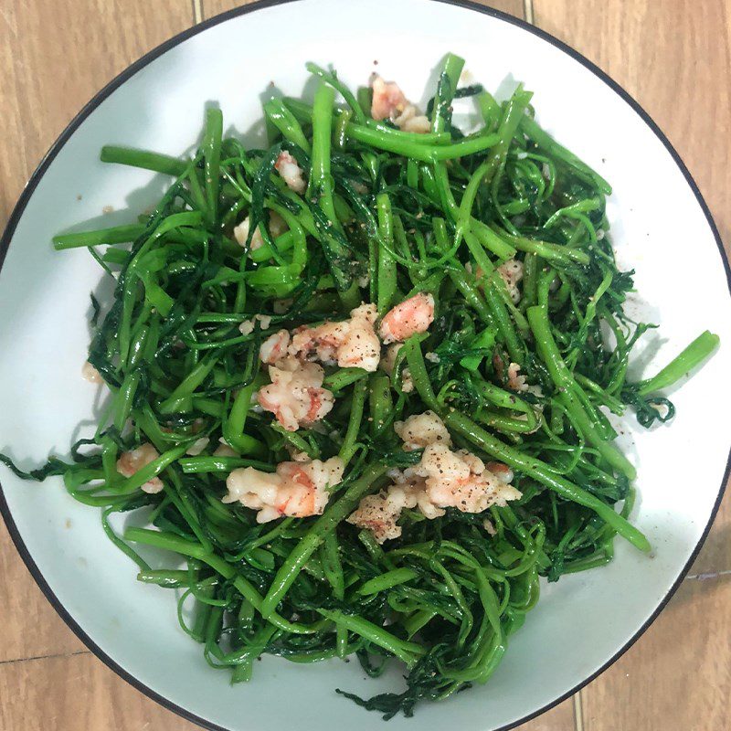 Step 3 Prepare stir-fried water spinach with shrimp Stir-fried water spinach with minced shrimp