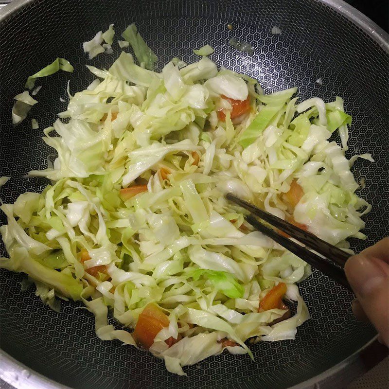 Step 2 Stir-fried cabbage with tomatoes Stir-fried cabbage with tomatoes