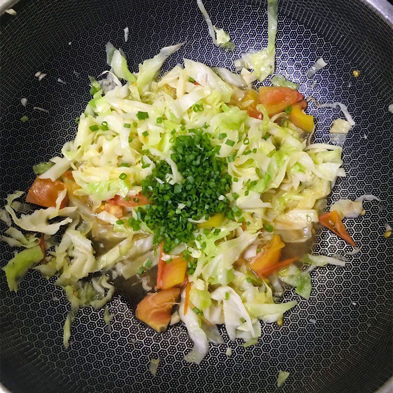 Step 2 Stir-fried cabbage with tomatoes Stir-fried cabbage with tomatoes