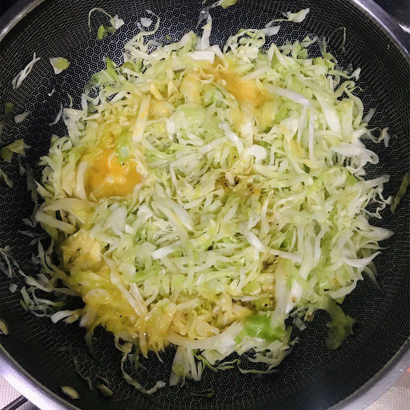 Step 3 Stir-fried cabbage with eggs Stir-fried cabbage with eggs