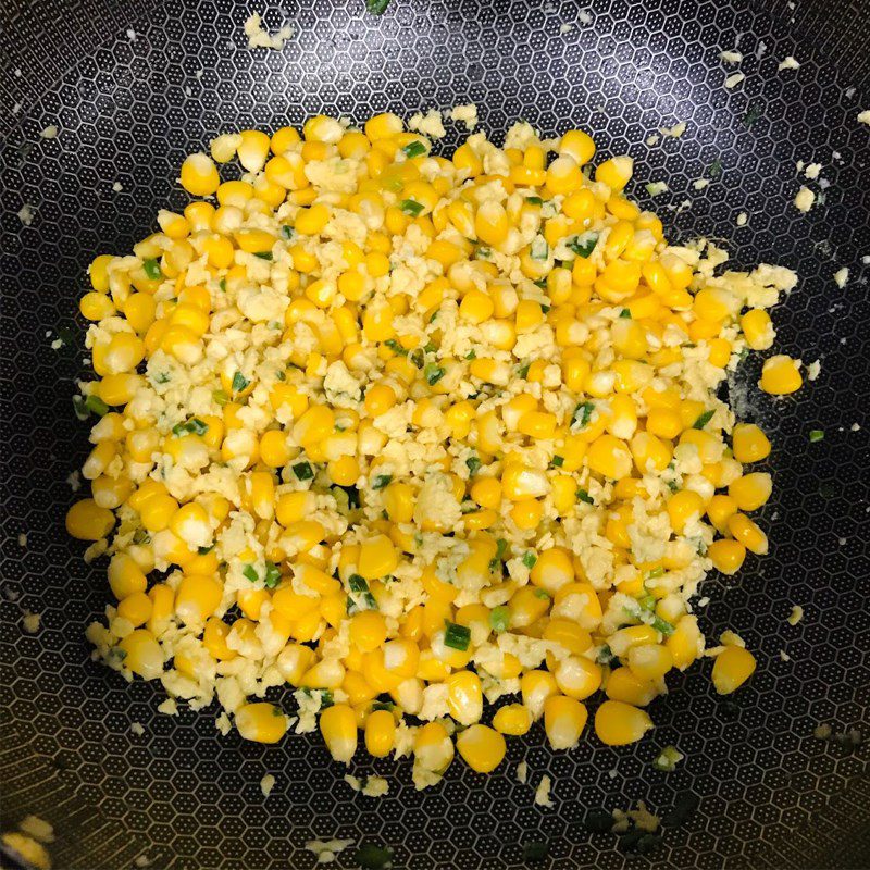 Step 3 Stir-fry corn with eggs Fried corn with eggs