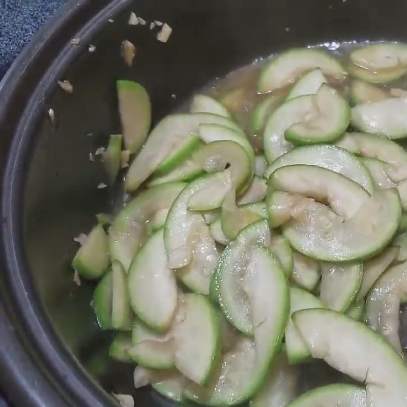 Step 3 Stir-fried gourd Stir-fried gourd with beef