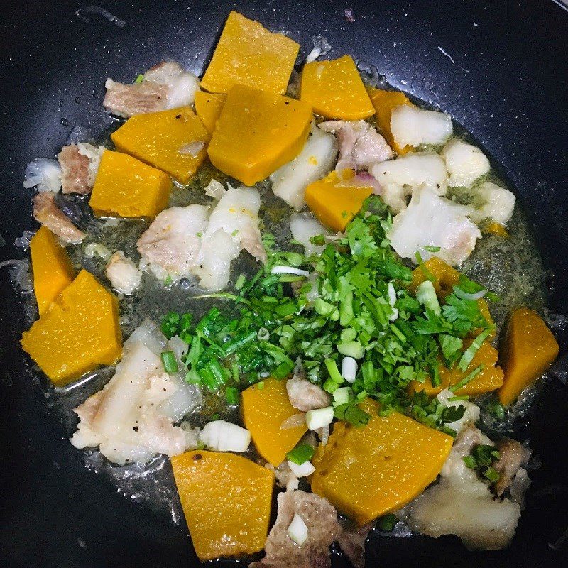 Step 3 Stir-fried pumpkin with pork Stir-fried pumpkin with pork