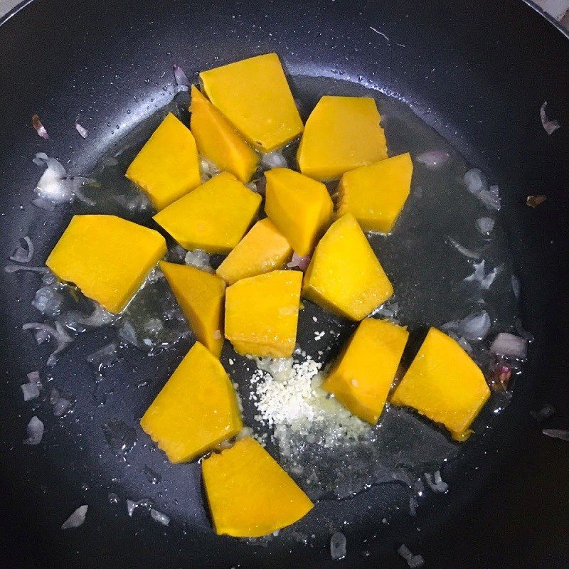 Step 3 Stir-fried pumpkin with pork Stir-fried pumpkin with pork