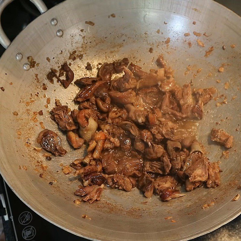 Step 4 Stir-fried pigeon with gourd Stir-fried pigeon with gourd