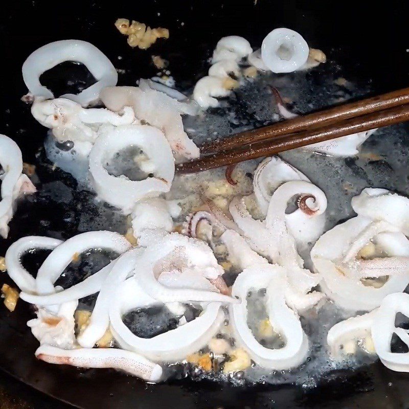 Step 3 Stir-fried bamboo shoots Stir-fried bamboo shoots with squid