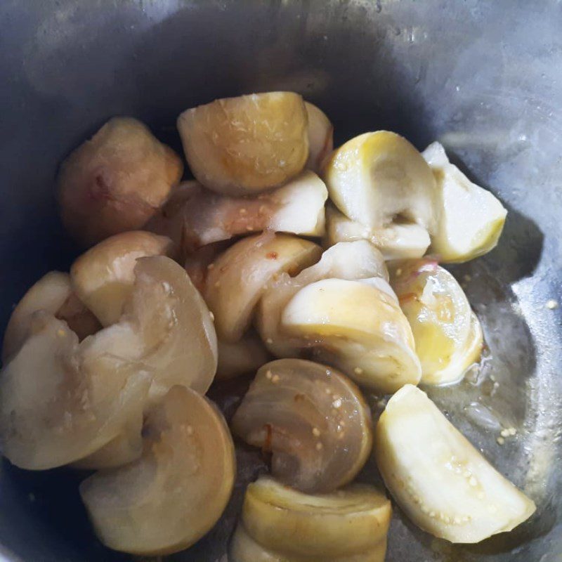 Step 2 Stir-fried Eggplant