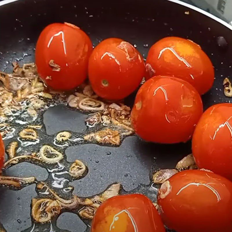 Step 3 Sauté tomatoes Mackerel soup