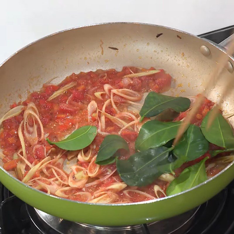 Step 4 Stir-fried tomatoes Braised pork belly with lemongrass and lime