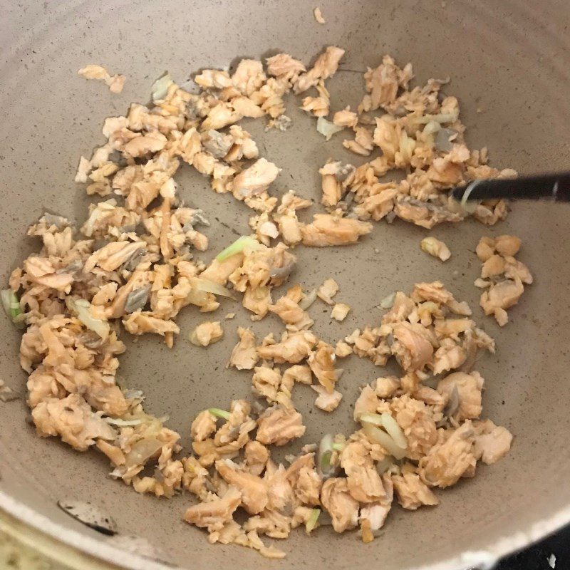 Step 2 Sauté salmon for salmon oatmeal porridge