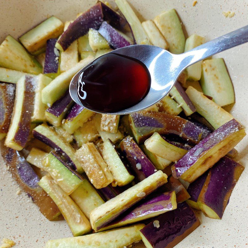 Step 2 Stir-fried eggplant with garlic