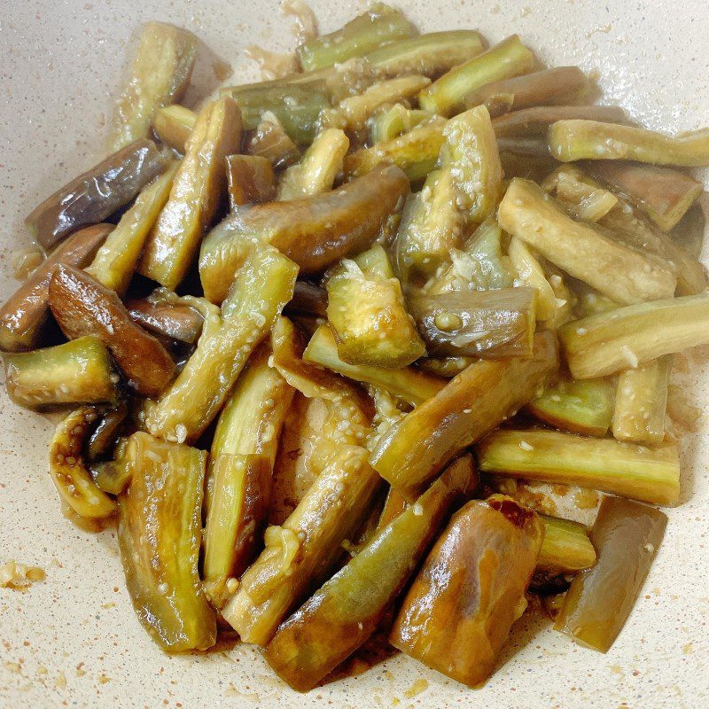 Step 2 Stir-fried eggplant with garlic