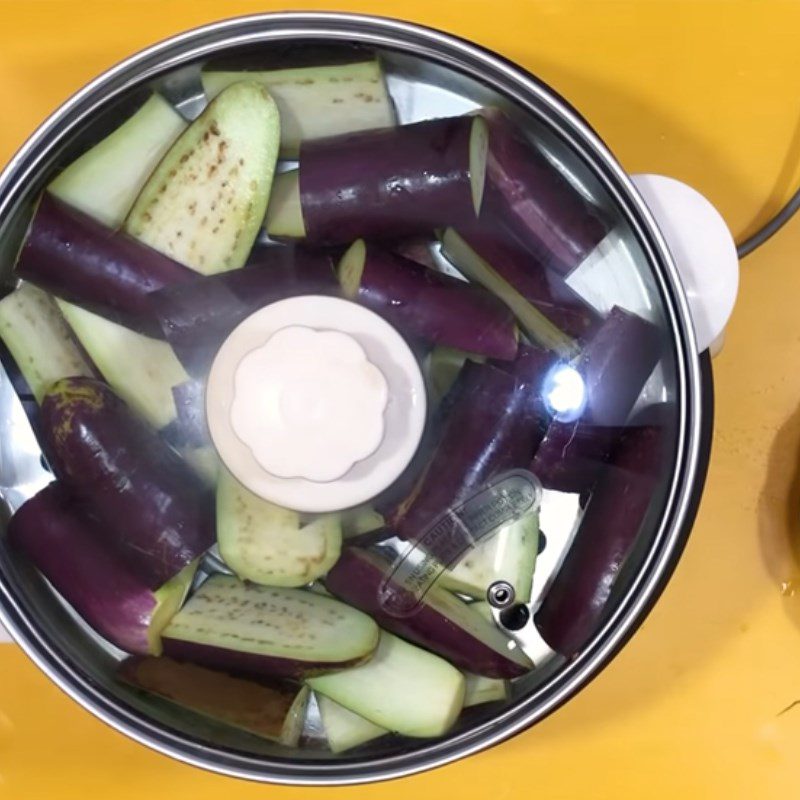 Step 2 Steam eggplant Stir-fried eggplant with soy sauce