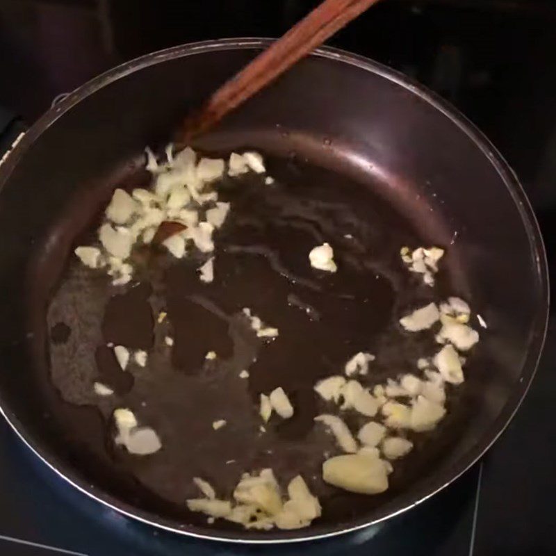 Step 3 Sauté the ingredients Steamed barramundi with onion and ginger