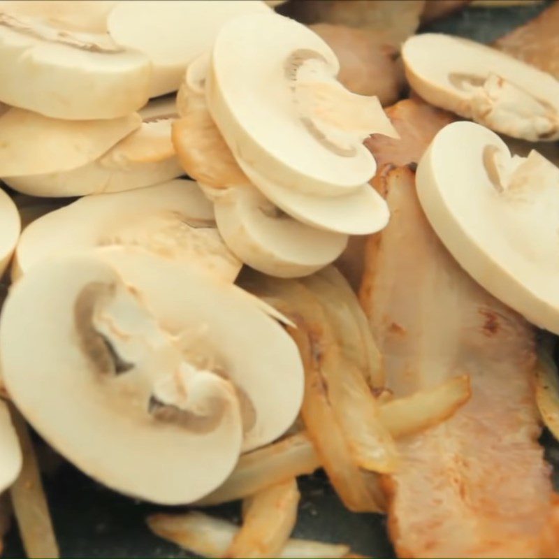 Step 2 Stir-fry the ingredients for cream sauce Tokbokki