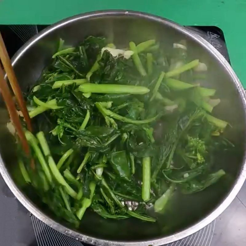 Step 3 Stir-fried broccoli with oyster sauce Stir-fried broccoli with oyster sauce