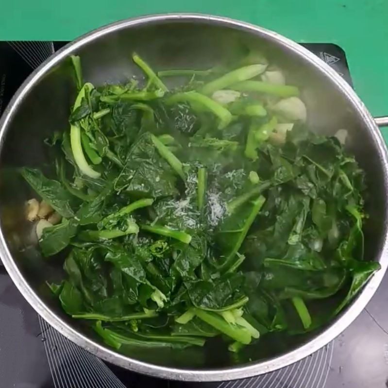 Step 3 Stir-fried broccoli with oyster sauce Stir-fried broccoli with oyster sauce