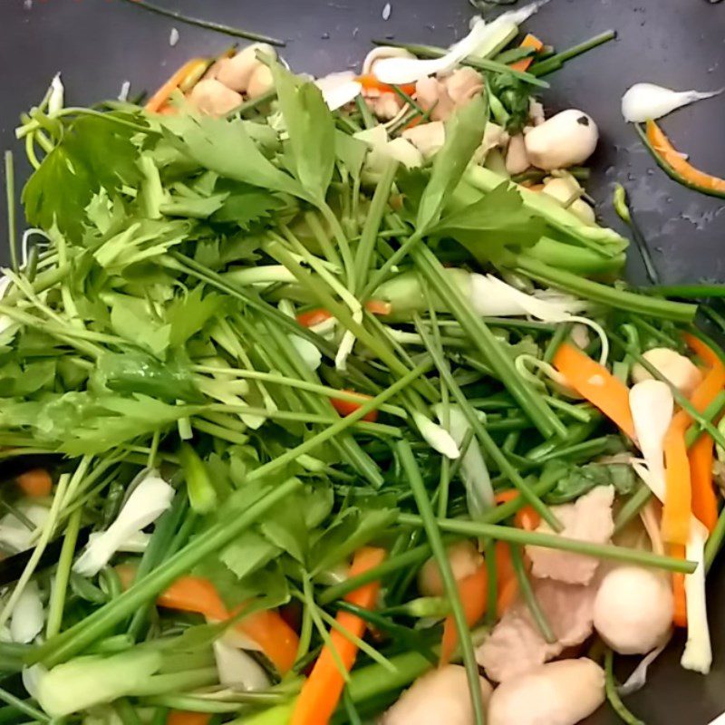 Step 3 Stir-frying pickled scallions and ingredients Stir-fried pickled scallions with mixed pork