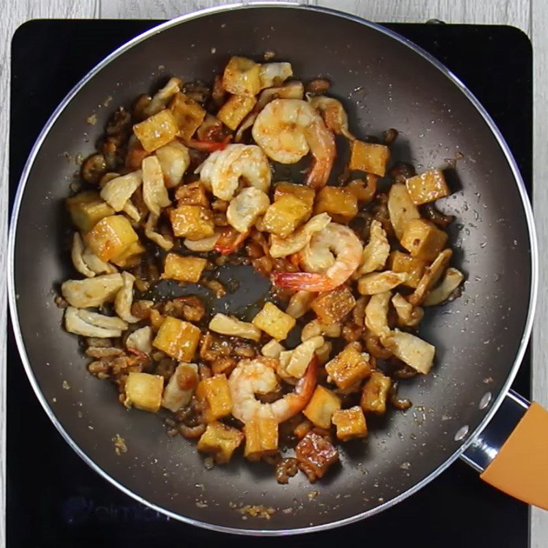 Step 3 Stir-fried Tofu Pad Thai