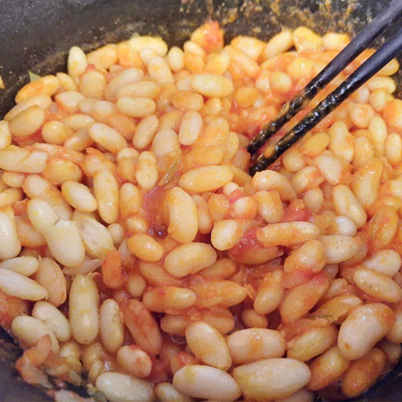 Step 2 Sauté white beans with tomato sauce Lamb stew with white beans and tomato sauce