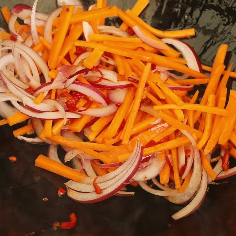 Step 3 Stir-fry the chicken Thai Lemon Leaf Chicken Stir-fry