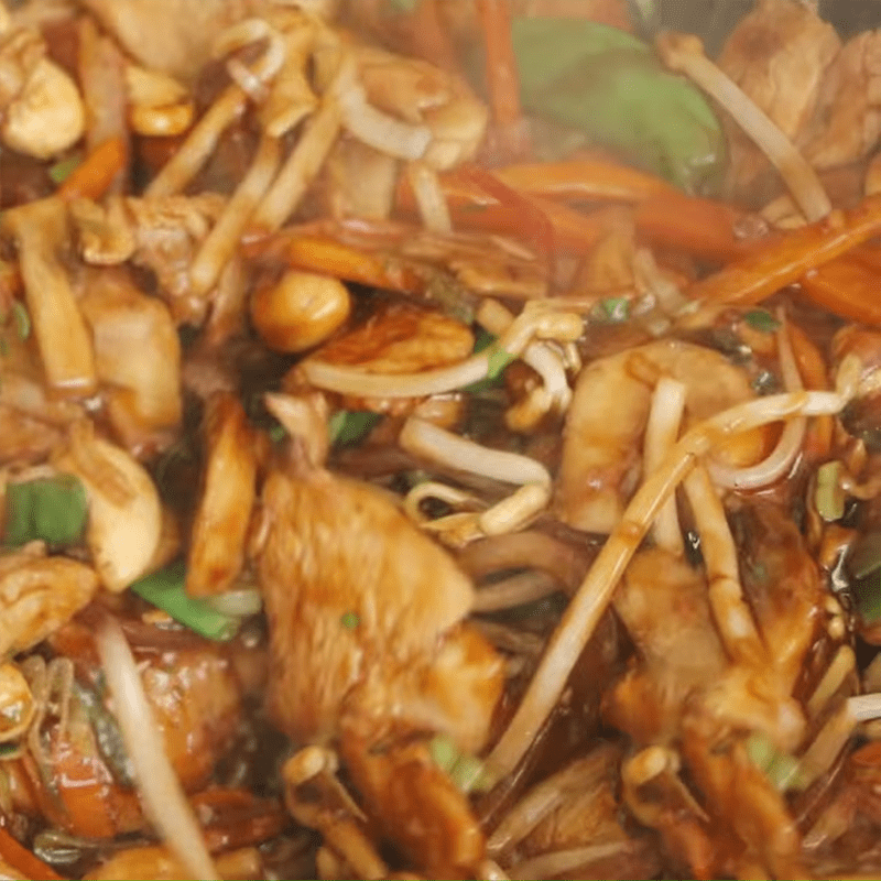 Step 3 Stir-fry the chicken Thai Lemon Leaf Chicken Stir-fry
