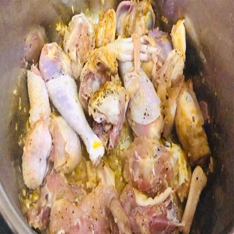 Step 3 Stir-fried chicken and sweet potato Chicken curry coconut milk sweet potato