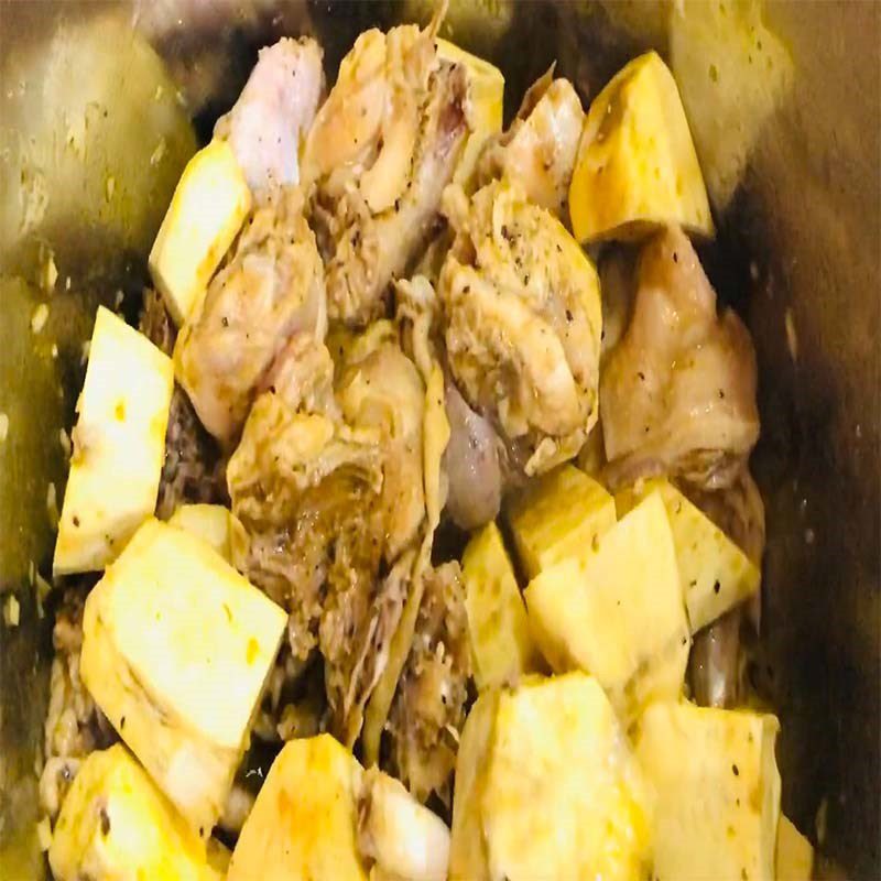 Step 3 Stir-fried chicken and sweet potato Chicken curry coconut milk sweet potato