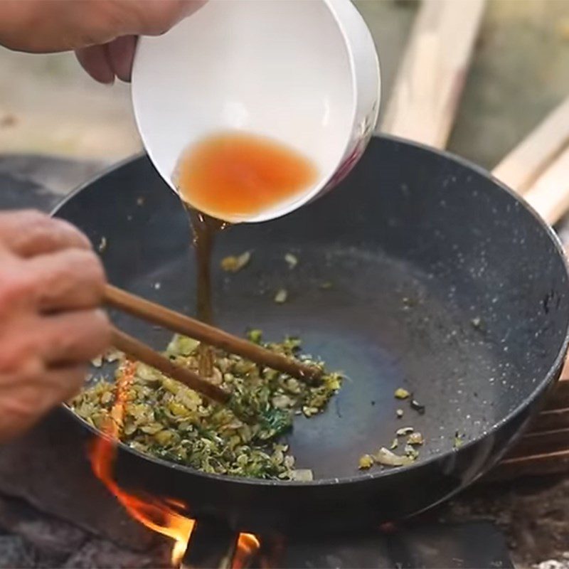 Step 2 Sauté the spices Grilled chicken with lotus leaves