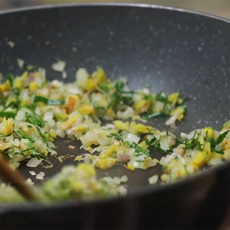 Step 2 Sauté the spices Grilled chicken with lotus leaves